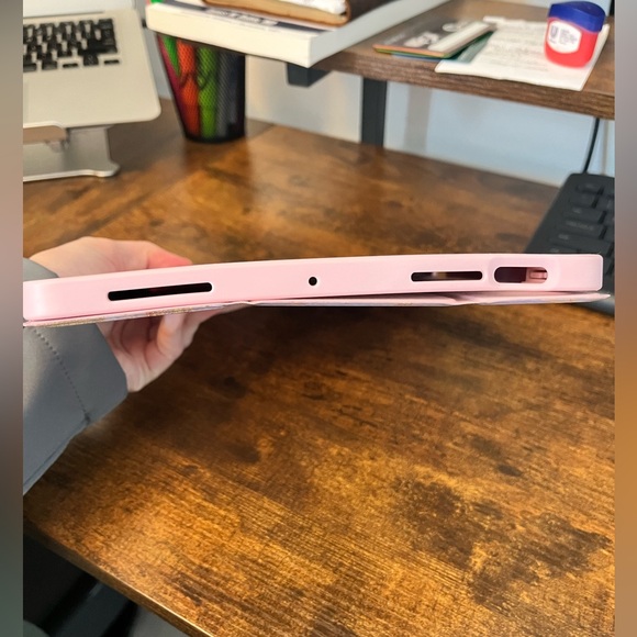 IPad Case, Hard Trifold Marbled Pink - Picture 8 of 9